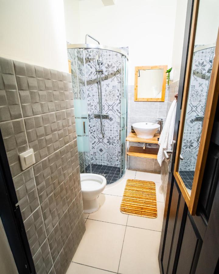 Evasion En Plein Coeur De La Ville Studio Jacuzzis Sauna Et Piscine Au Centre De Grand Anse Ngoại thất bức ảnh